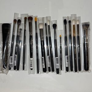 Makeup brush bundle